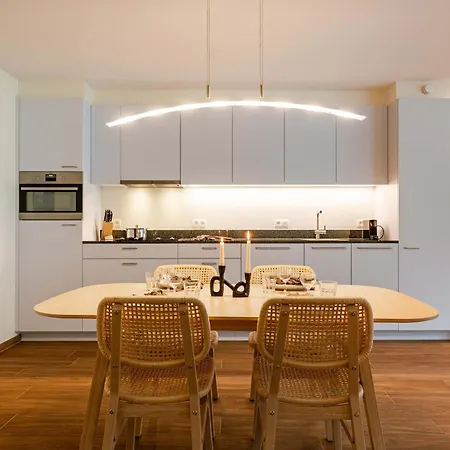 Huswell - Modern In Center Apartmán *